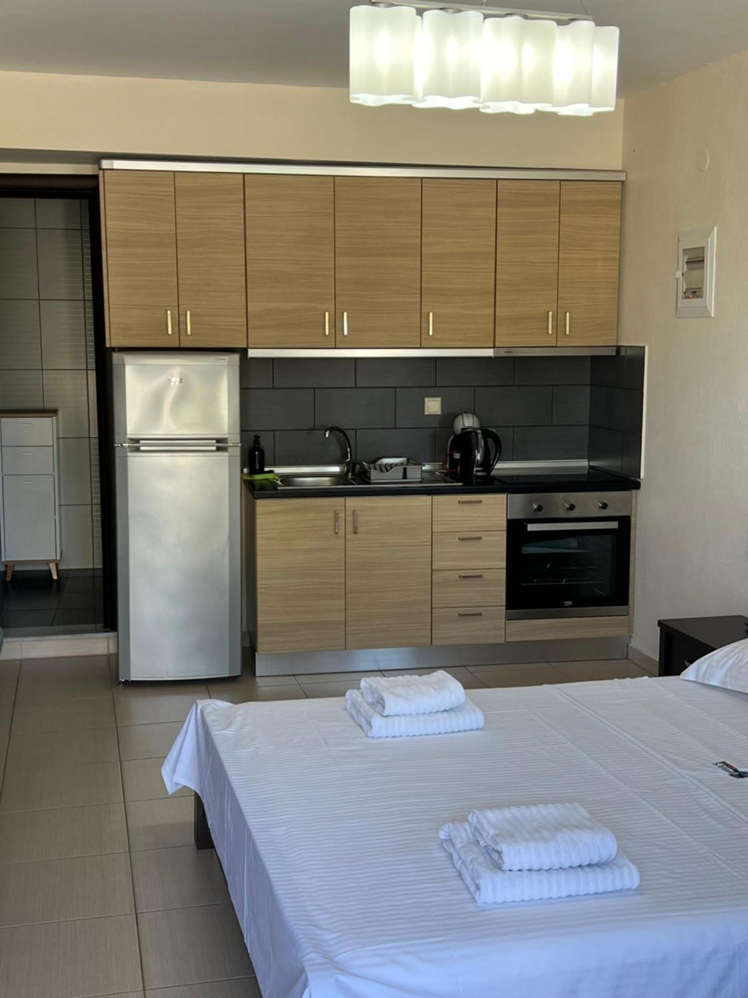 Bivas Apartments Limenas  Eksteriør billede
